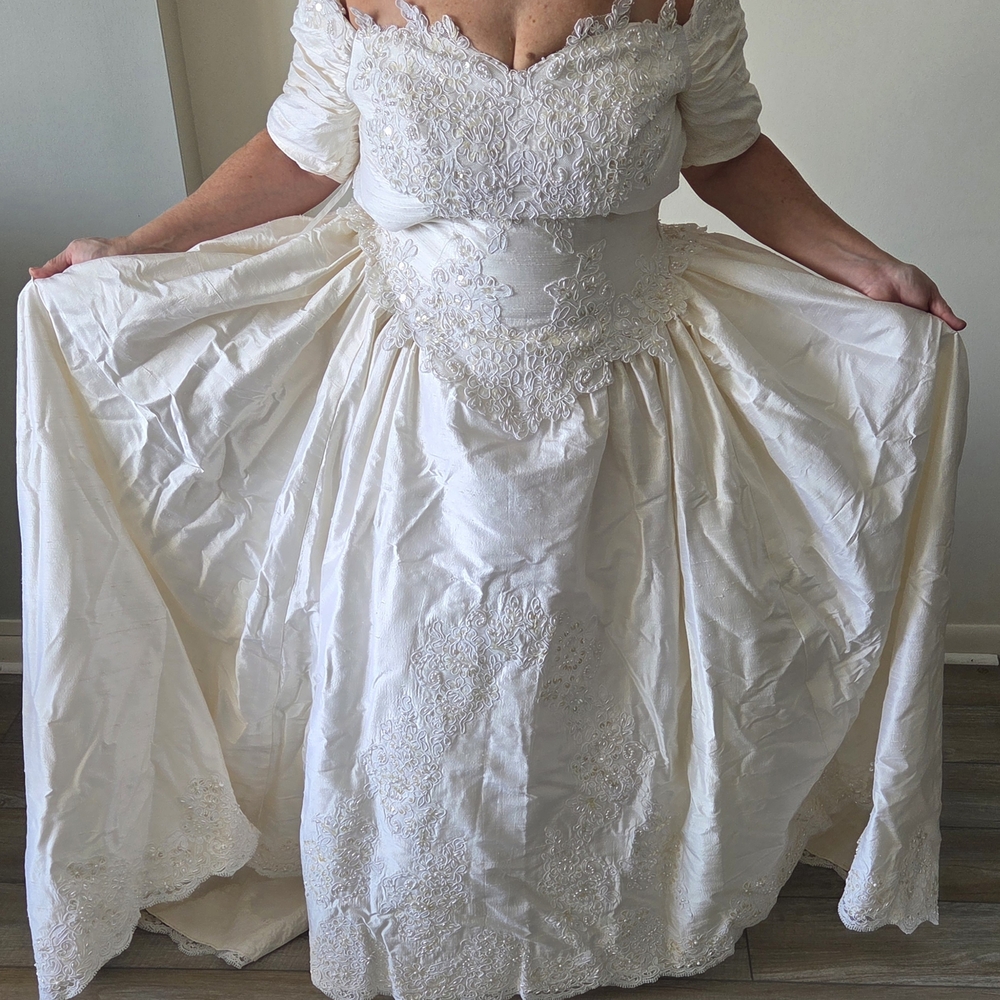 Off-White, Off-shoulder 100% Raw Silk Wedding Gown, Sz 14 Altered